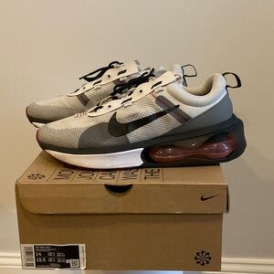 Nike Air Max 2021 Sneakers - Gray and White